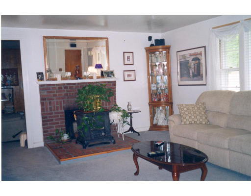 7 Riverview Road Framingham, MA 01701 - Photo 4 of 5 Gallery Image 4