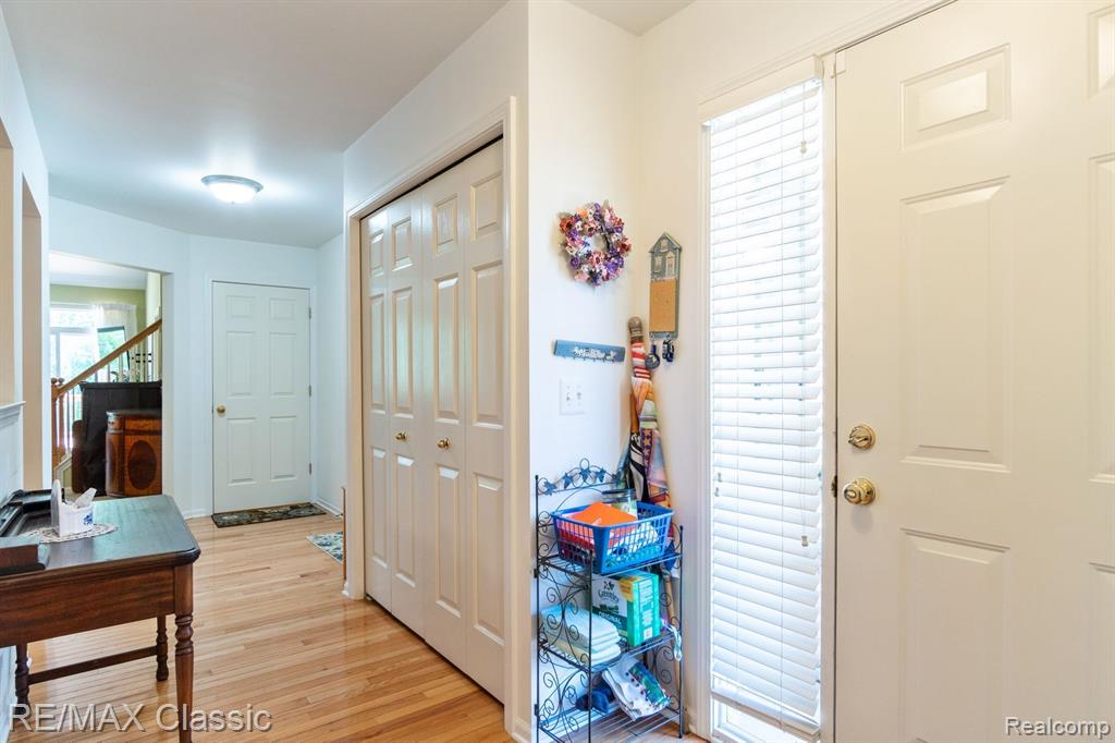650 Cherry Grove Road Canton, MI 48188 - Photo 3 of 32
