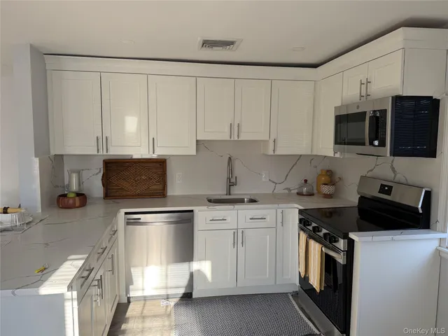 $2,850 | 1 East Main Street, Huntington, NY 11743