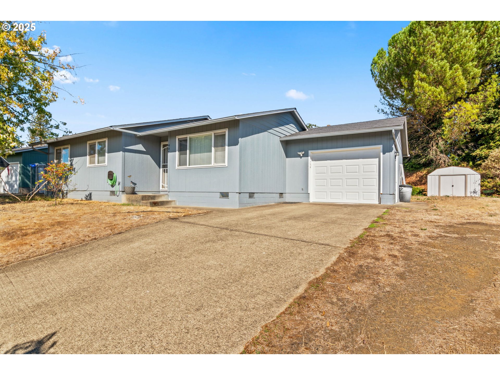 405 Corona Loop Road Roseburg, OR 97471 - Photo 2 of 22