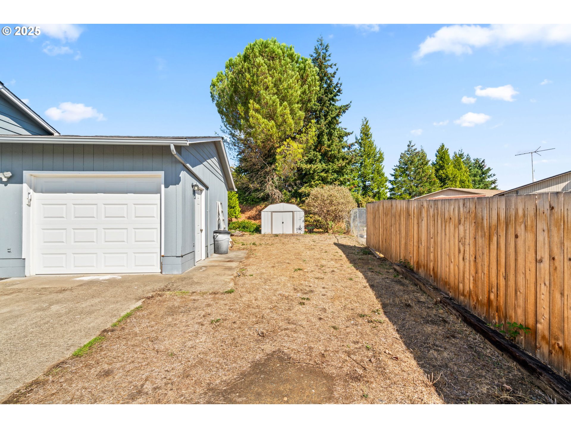 405 Corona Loop Road Roseburg, OR 97471 - Photo 3 of 22