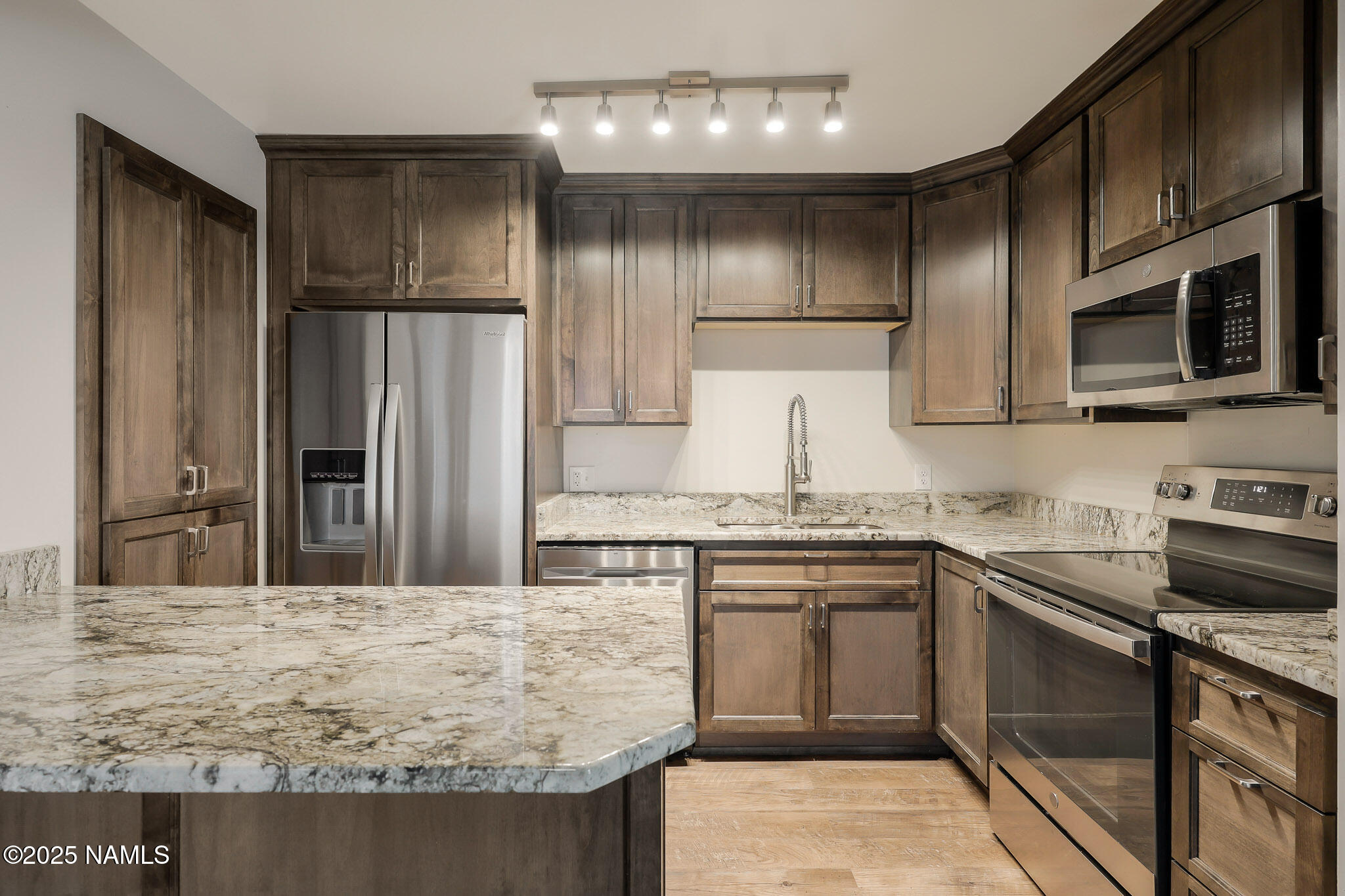 1200 South Riordan Ranch Street, Unit 36 Flagstaff, AZ 86001 - Photo 9 of 93 Kitchen