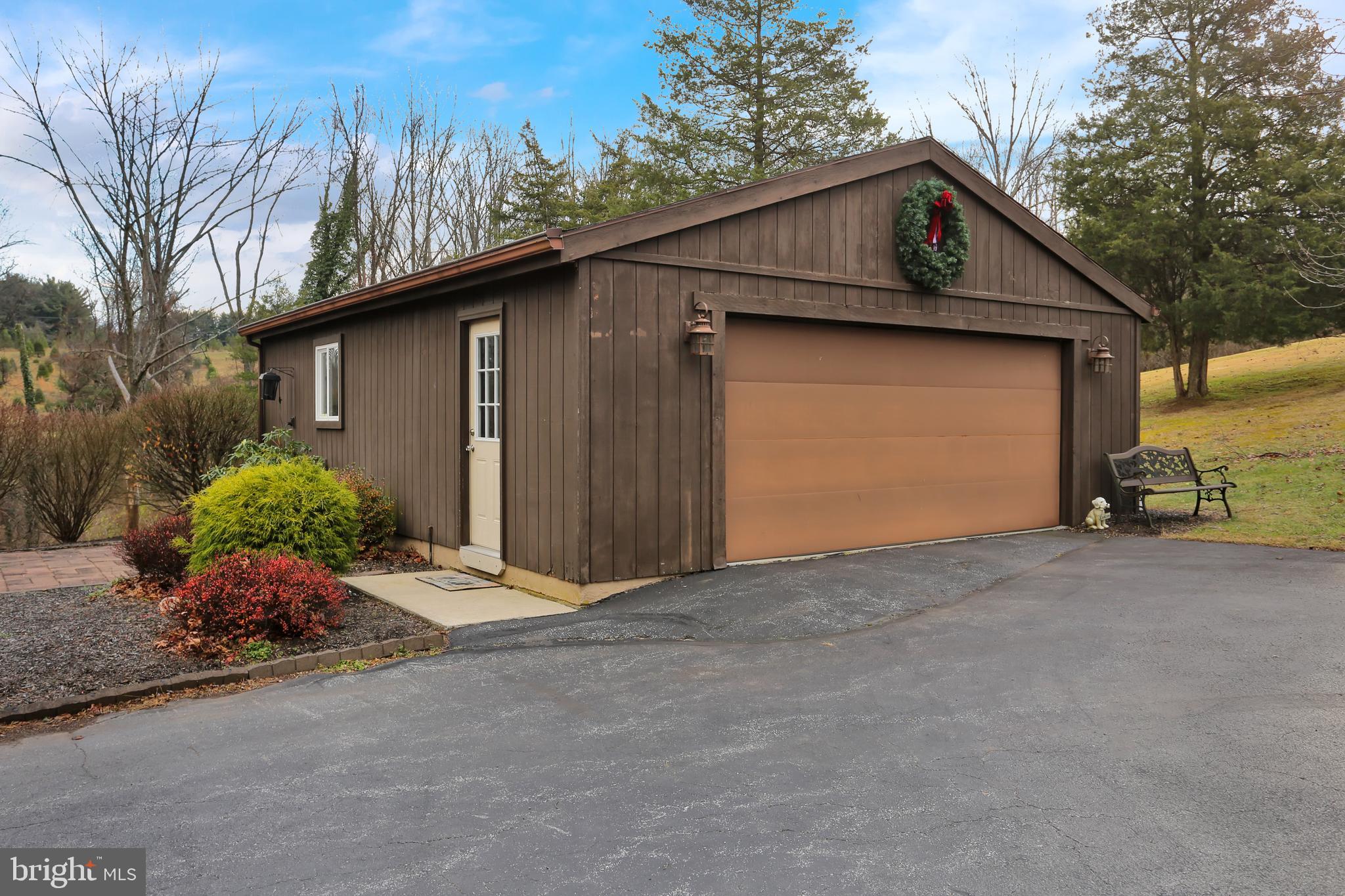 5081 Ridgewood Road Reading, PA 19608 - Photo 7 of 51