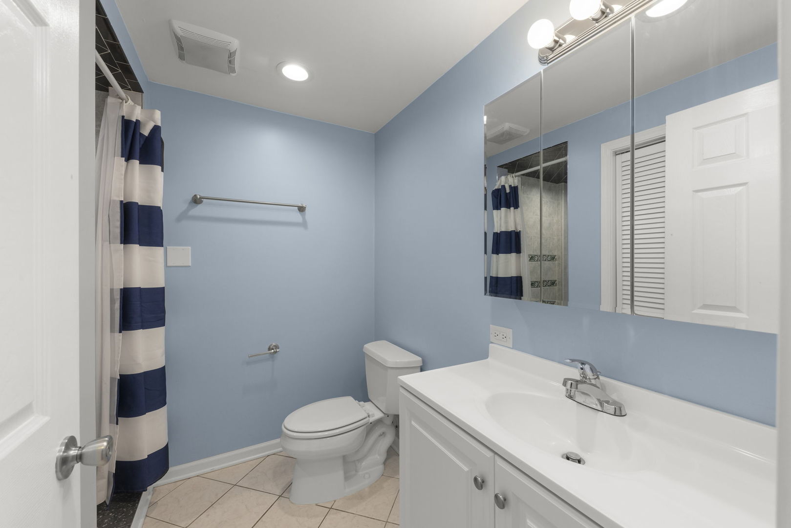 13 South Victoria Lane Streamwood, IL 60107 - Photo 15 of 31