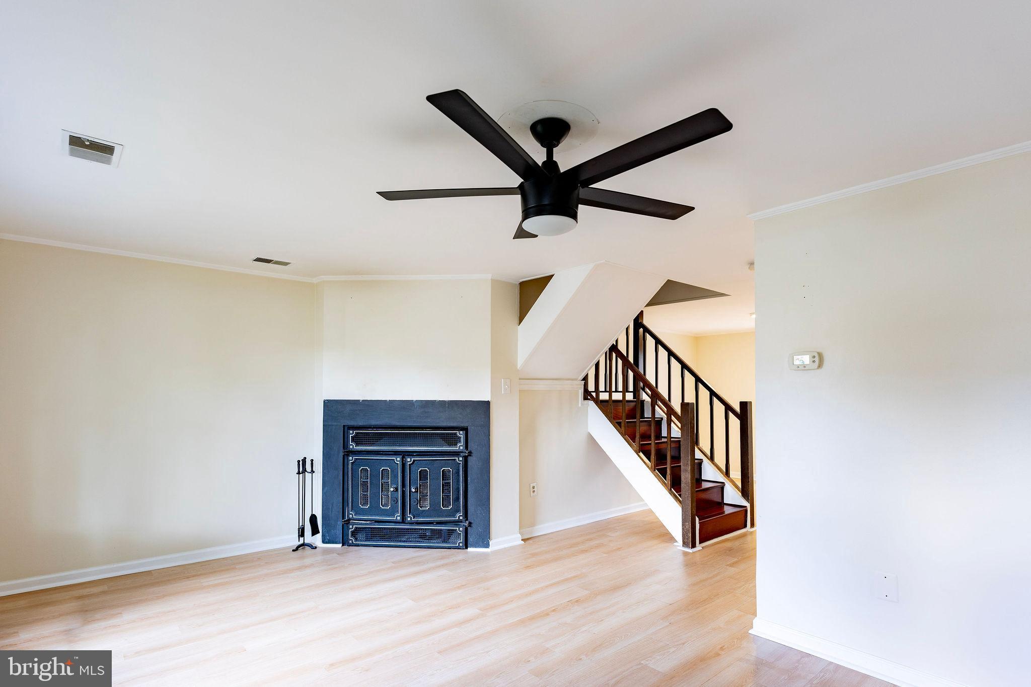 506 Riggs Court Frederick, MD 21703 - Photo 5 of 47 Bright Living Room