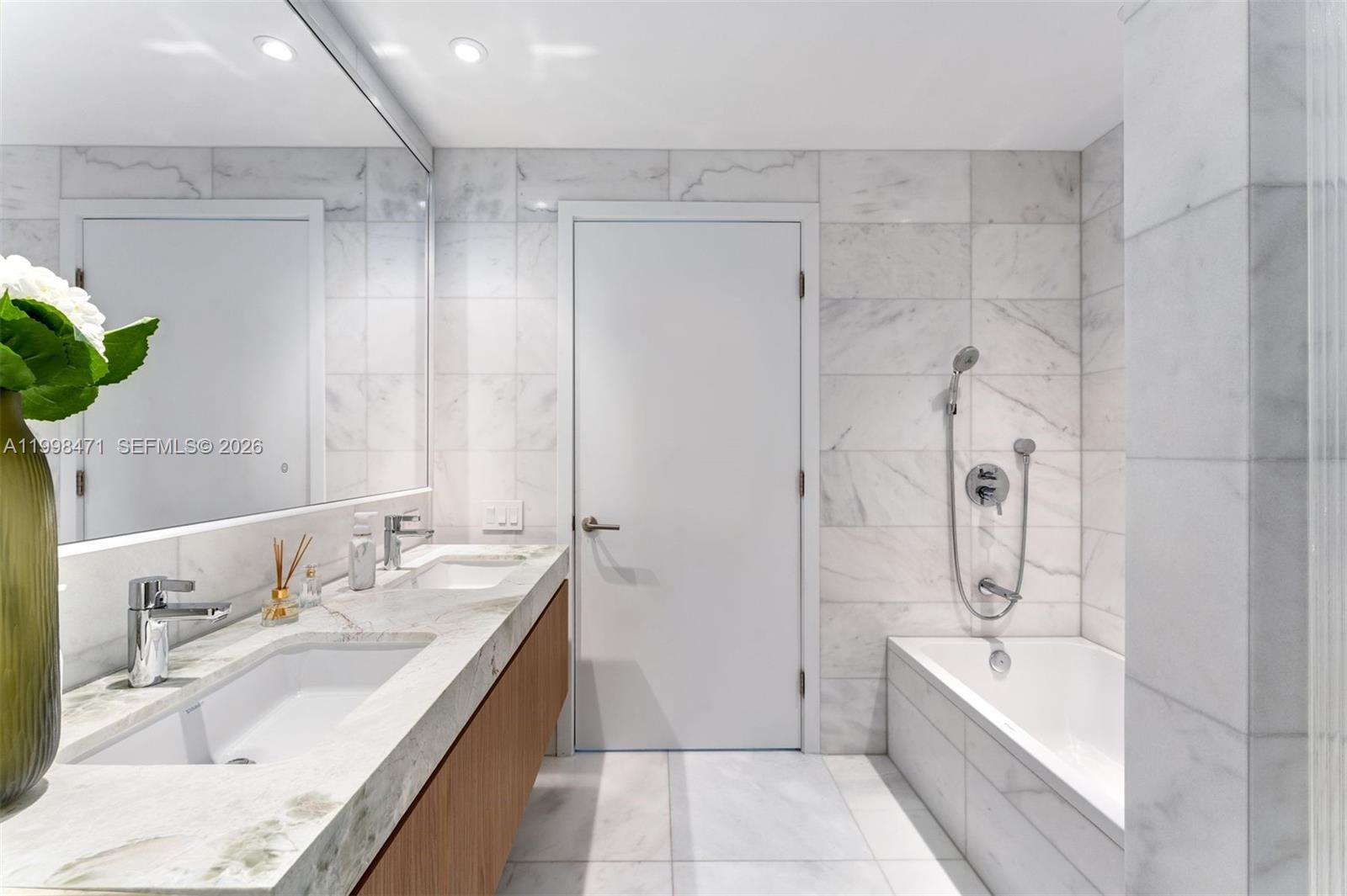 500 Alton Road, Unit 1802 Miami Beach, FL 33139 - Photo 18 of 37