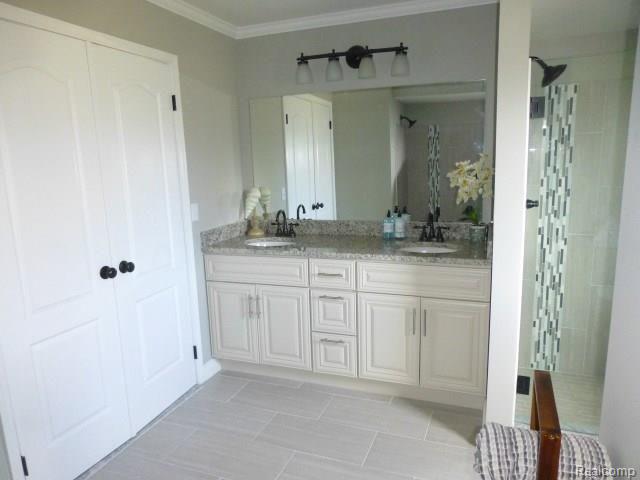 564 Rolling Green Circle Rochester Hills, MI 48309 - Photo 16 of 24