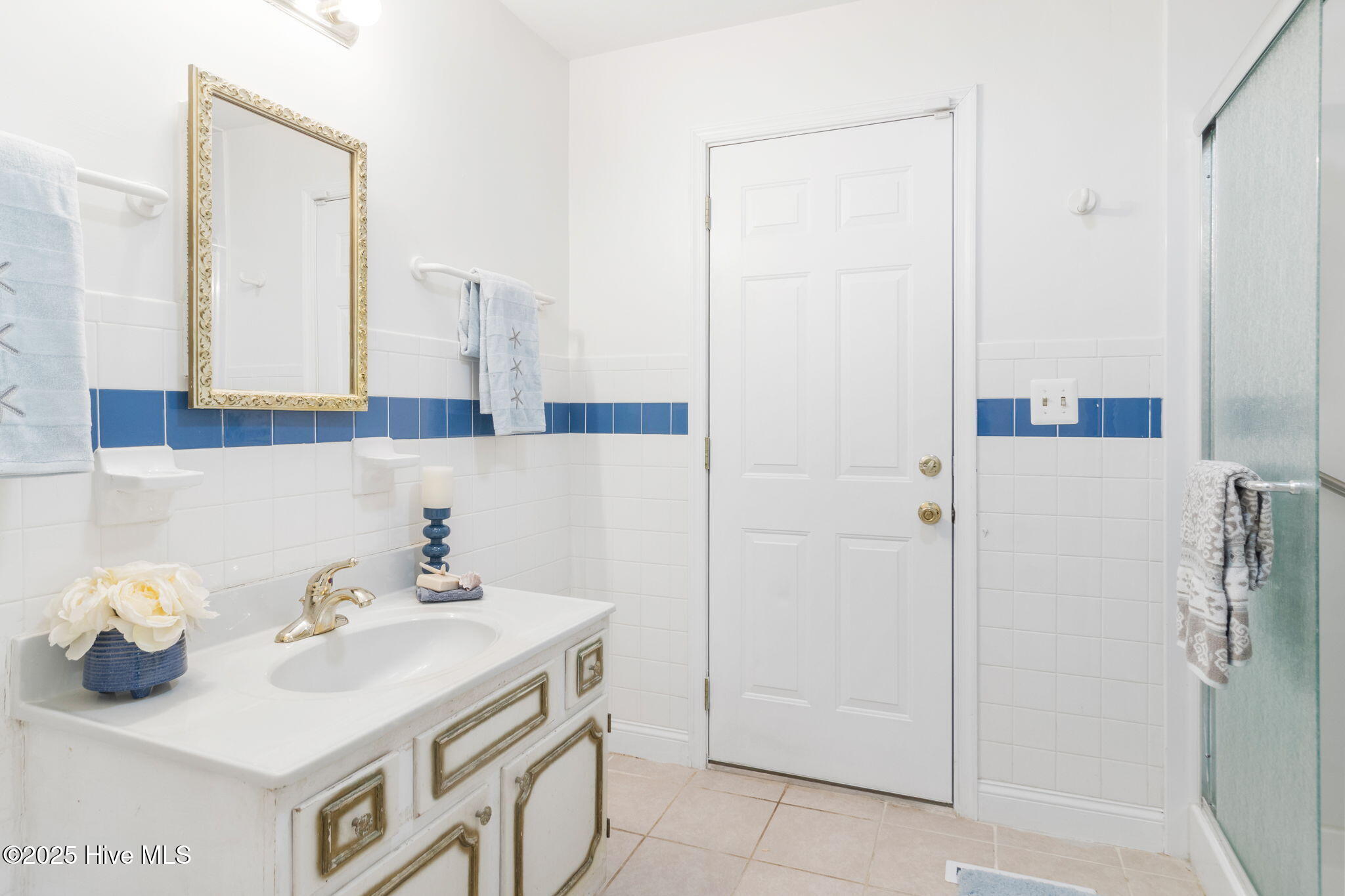 208 South End Road Knotts Island, NC 27950 - Photo 31 of 49 Primary Bathroom