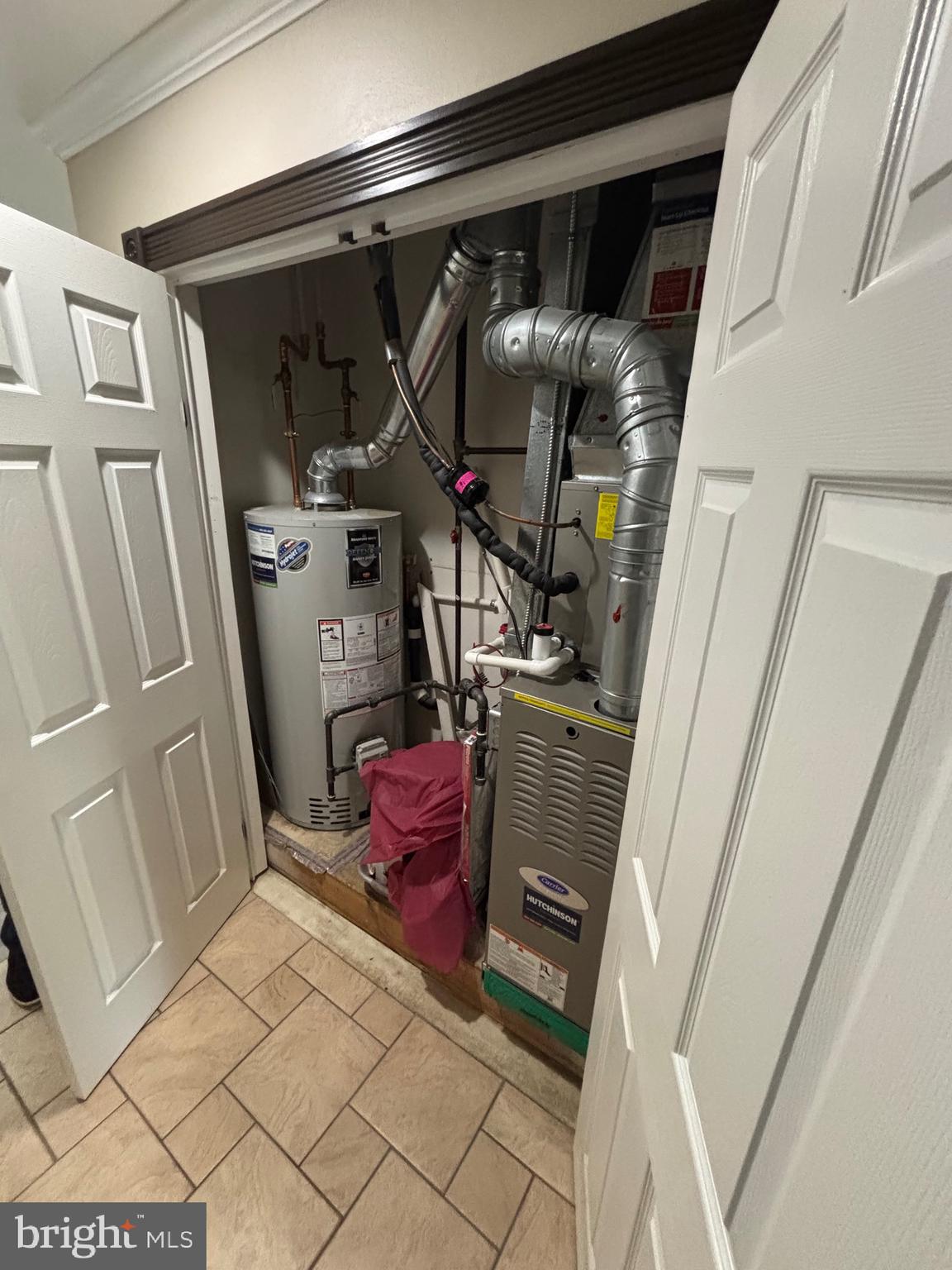 60 High Meadows Drive Sicklerville, NJ 08081 - Photo 32 of 60 a utility room with dryer and washer