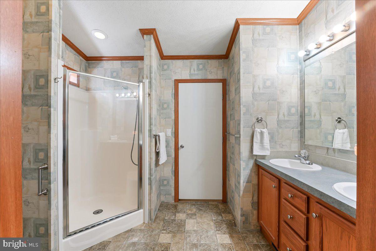 59 Glen Roy Road Nottingham, PA 19362 - Photo 24 of 26 Primary full bath with a double vanity