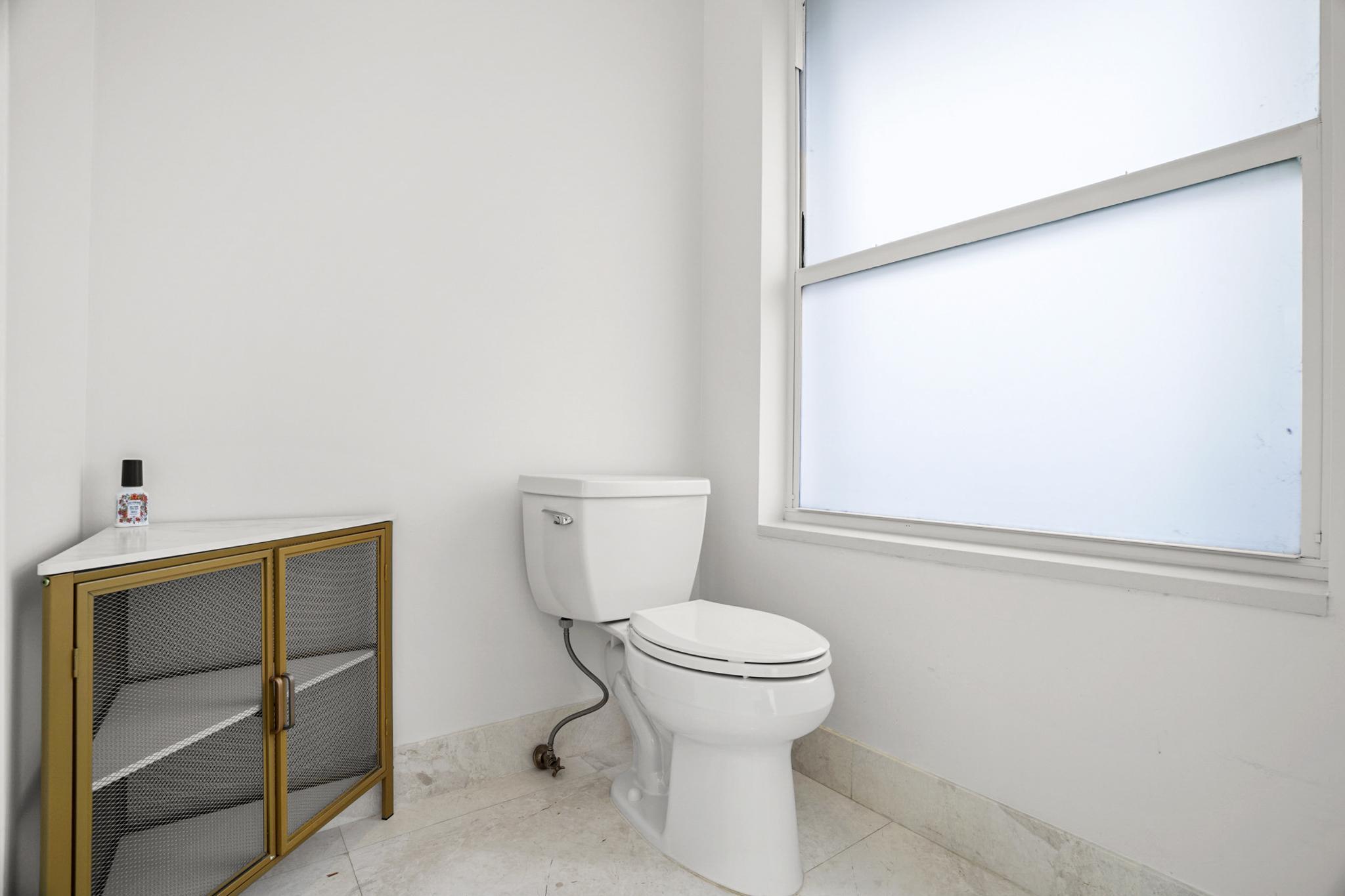 910 Parkside Circle North Boca Raton, FL 33486 - Photo 29 of 54 39_Masterbath