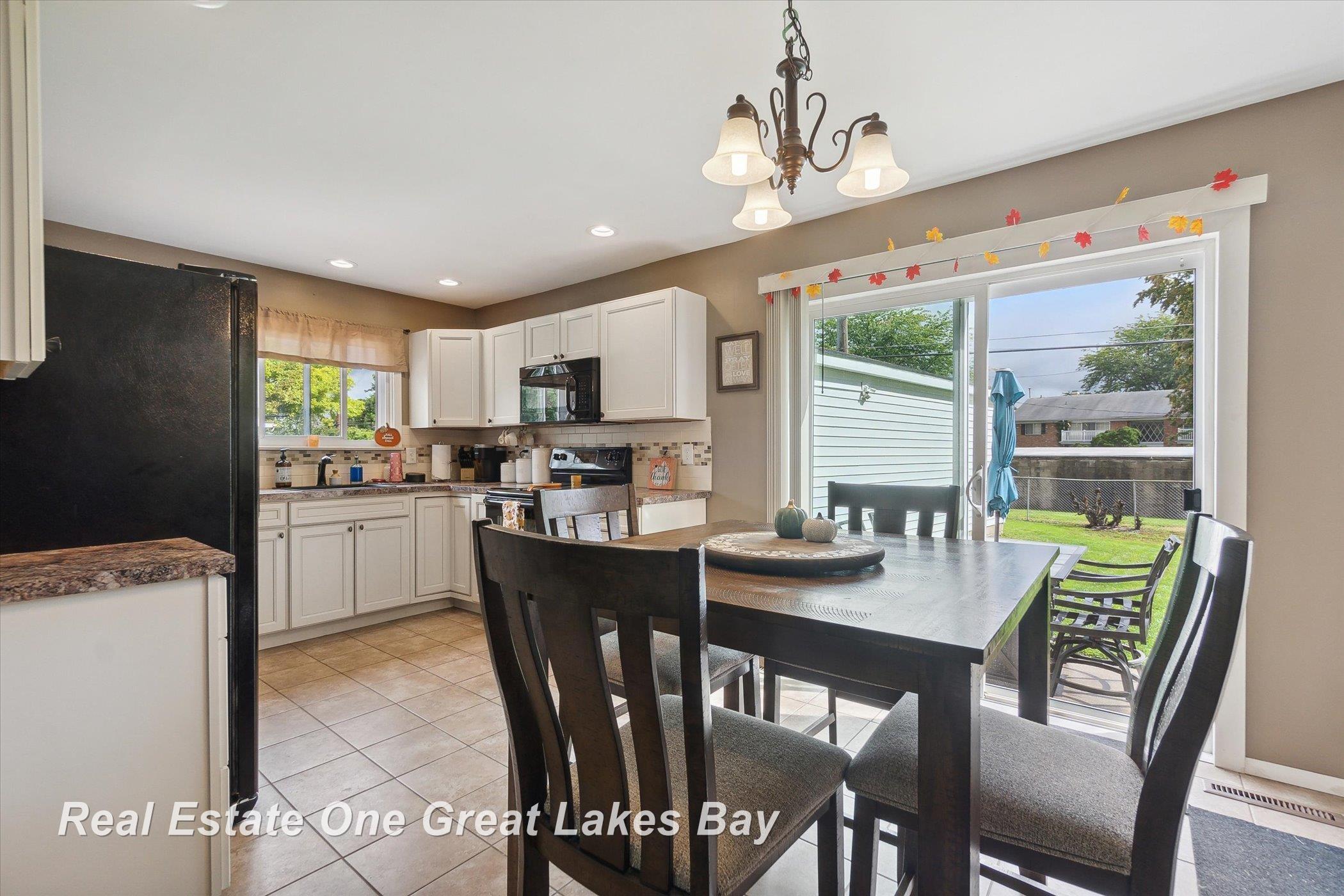 2270 Anderson Road Saginaw, MI 48603 - Photo 8 of 26 50181514-5238fe07-4e84-4956-9821-e8808dc5410b.JPG
