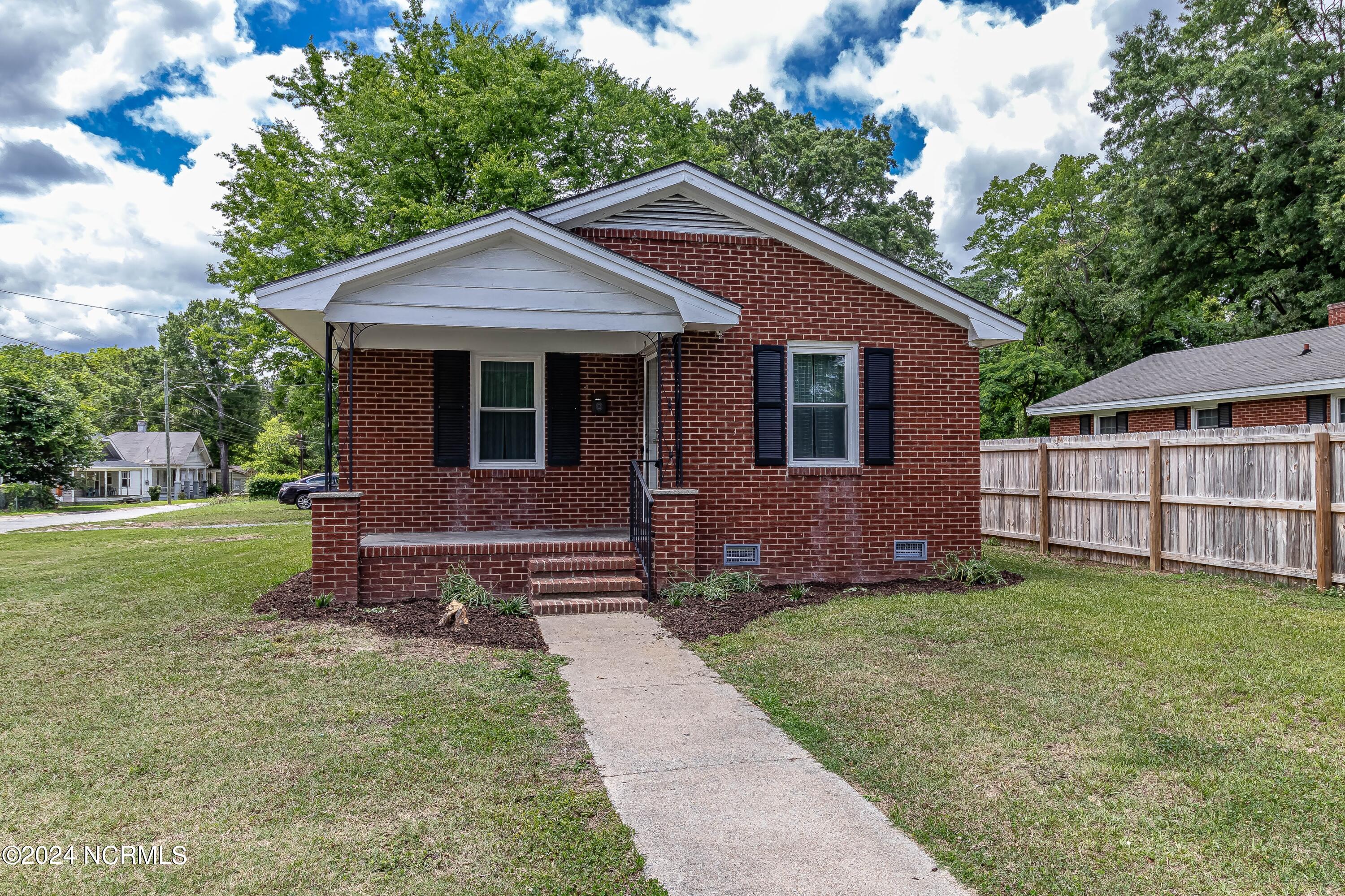 1201 North George St