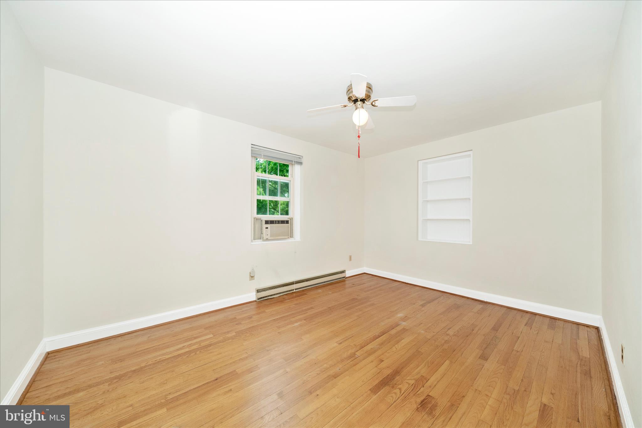 25930 Ridge Road Damascus, MD 20872 - Photo 18 of 62 Unit 3 Bedroom