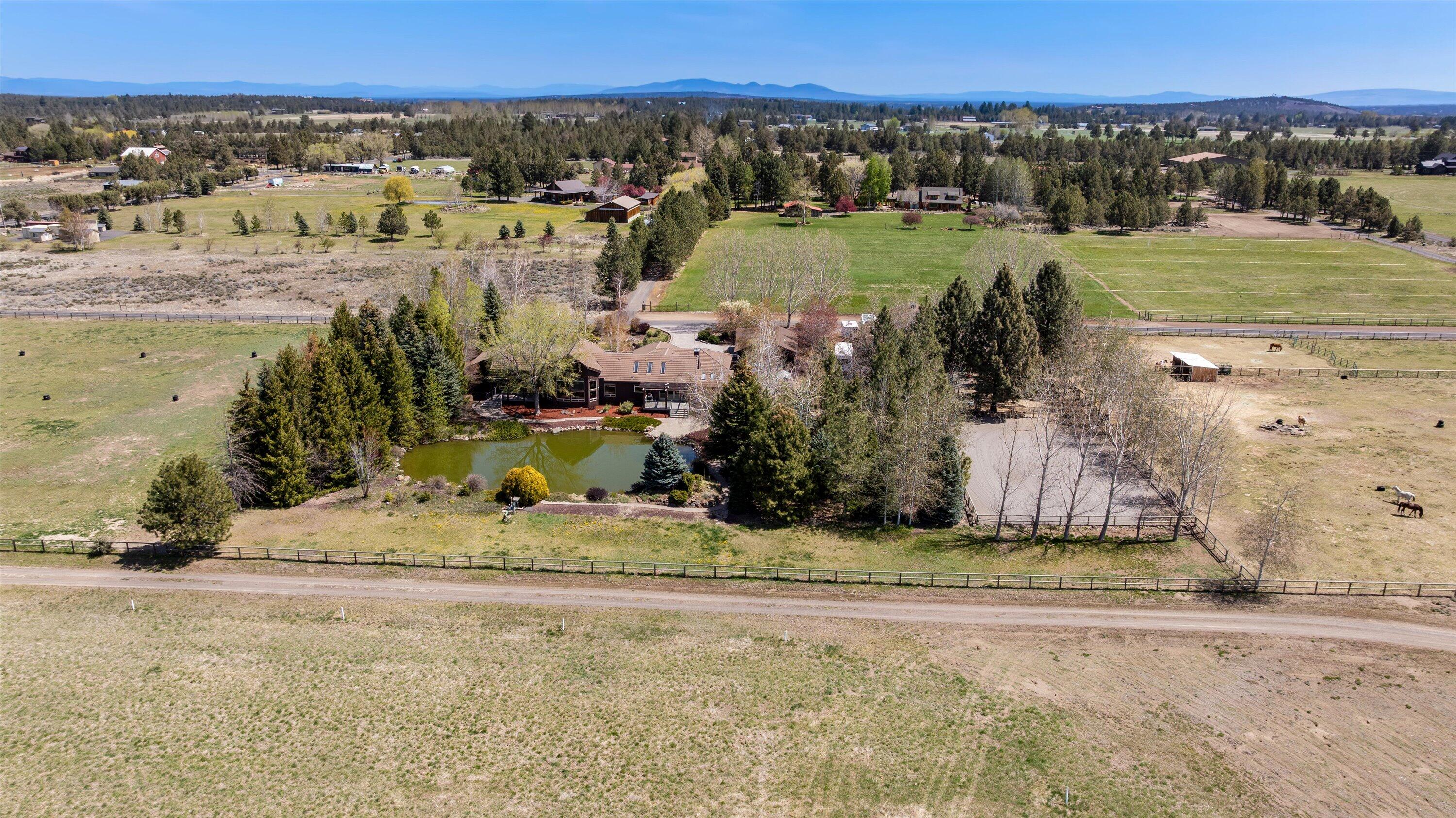 18575 Couch Market Road Bend, OR 97703 - Photo 79 of 93 86-250430_JILLROSELL-17