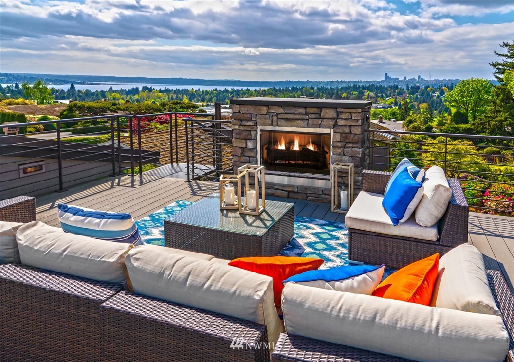 9026 Northeast 19th Street Clyde Hill, WA 98004 - Photo 2 of 25