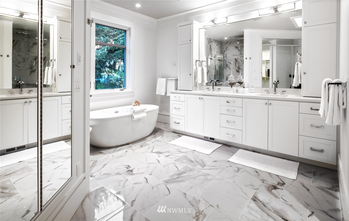 9026 Northeast 19th Street Clyde Hill, WA 98004 - Photo 12 of 25