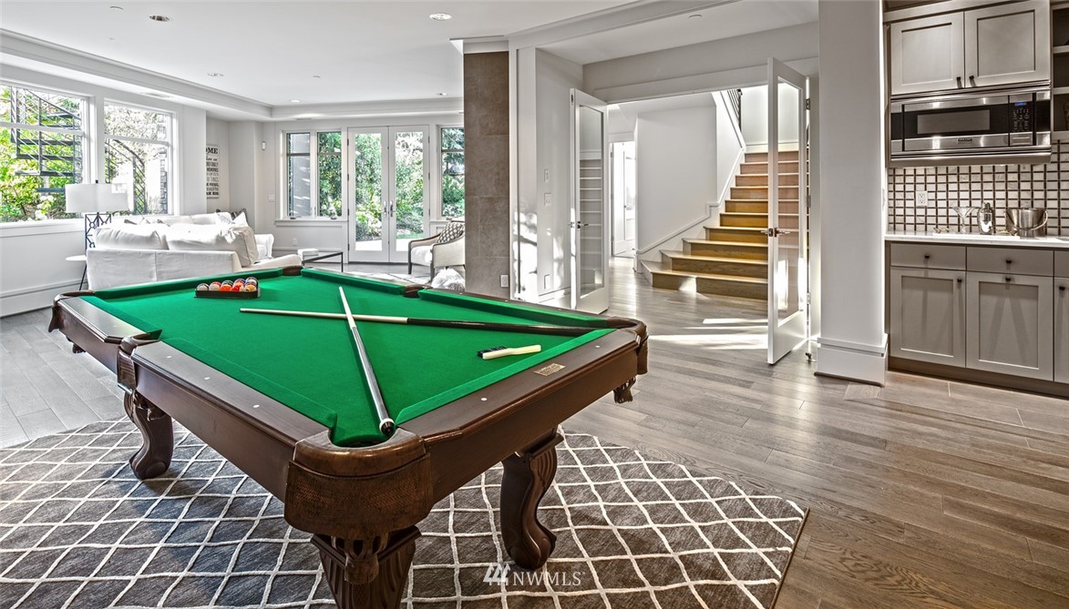 9026 Northeast 19th Street Clyde Hill, WA 98004 - Photo 14 of 25