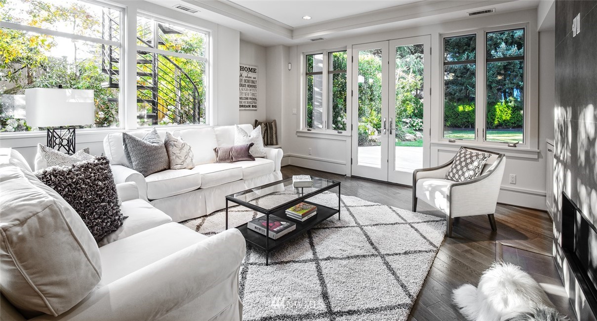 9026 Northeast 19th Street Clyde Hill, WA 98004 - Photo 15 of 25