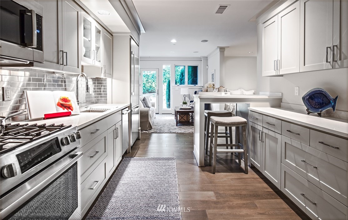 9026 Northeast 19th Street Clyde Hill, WA 98004 - Photo 18 of 25