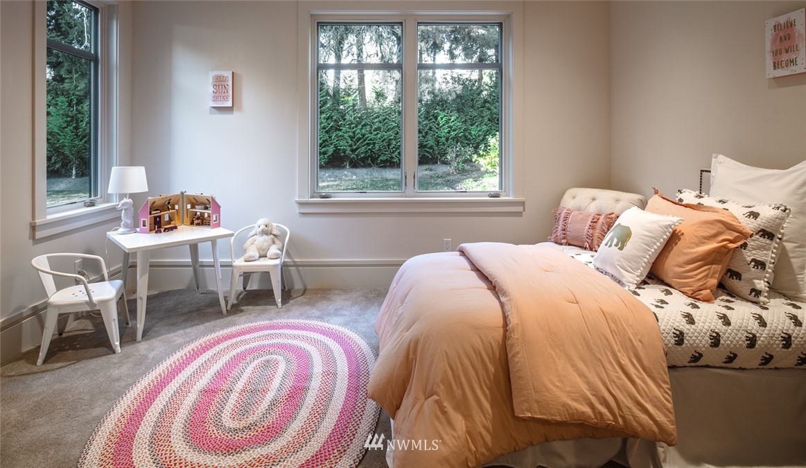 9026 Northeast 19th Street Clyde Hill, WA 98004 - Photo 20 of 25