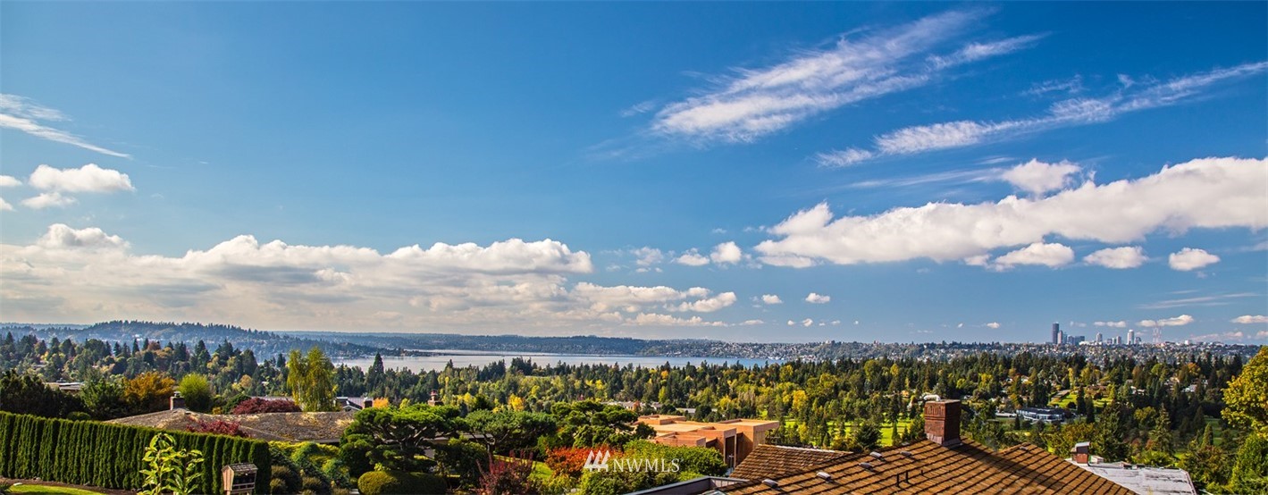 9026 Northeast 19th Street Clyde Hill, WA 98004 - Photo 3 of 25