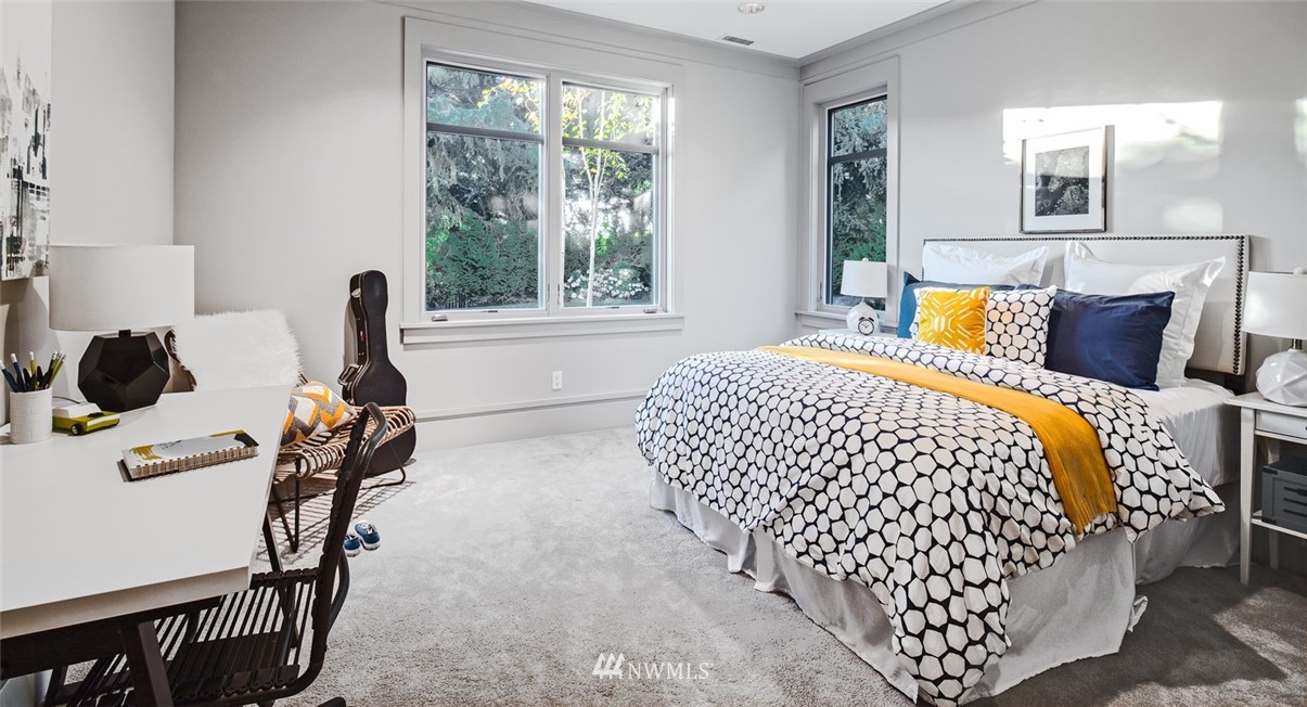 9026 Northeast 19th Street Clyde Hill, WA 98004 - Photo 21 of 25