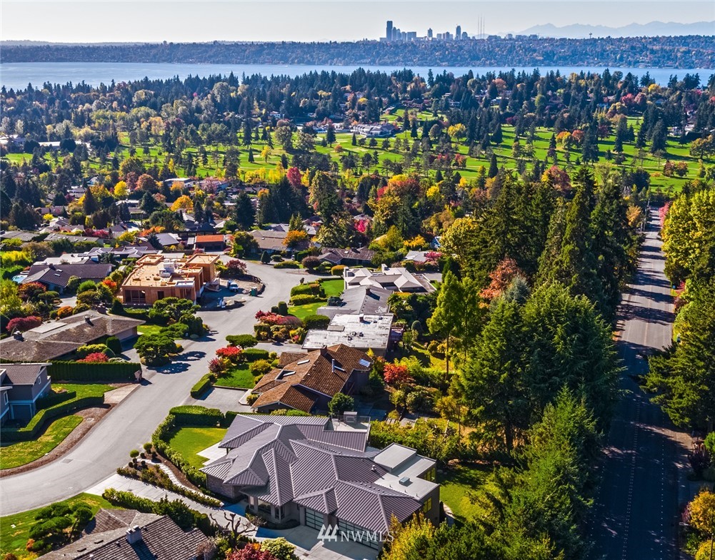 9026 Northeast 19th Street Clyde Hill, WA 98004 - Photo 25 of 25