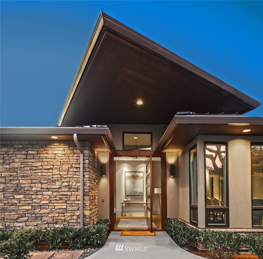 9026 Northeast 19th Street Clyde Hill, WA 98004 - Photo 4 of 25