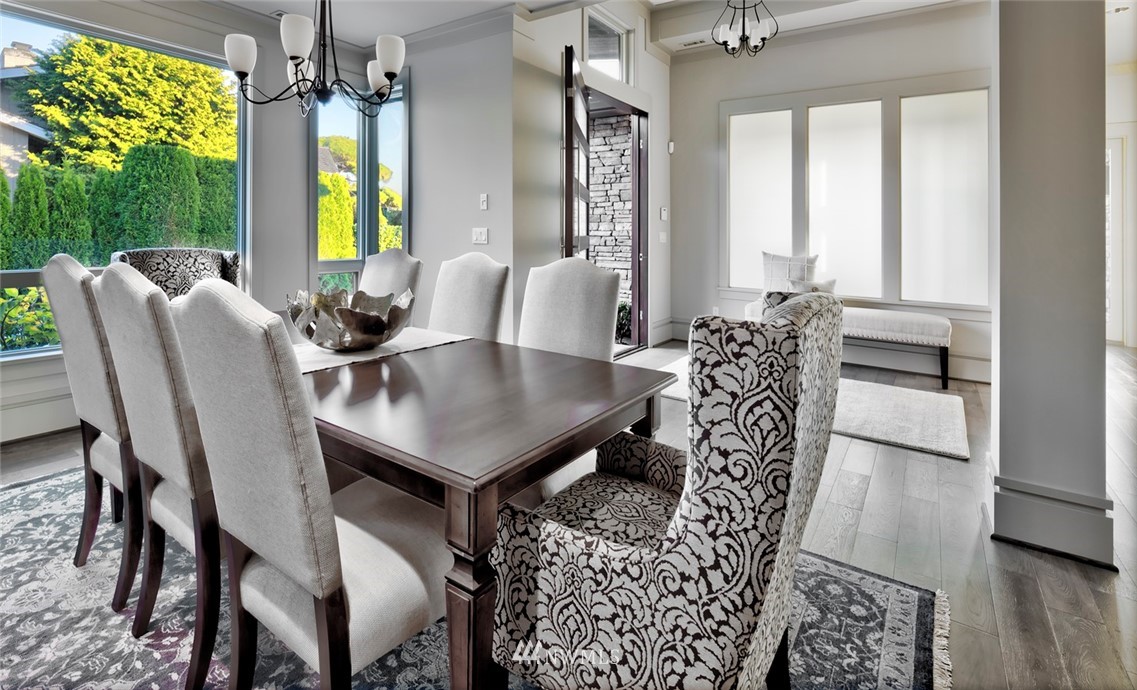 9026 Northeast 19th Street Clyde Hill, WA 98004 - Photo 5 of 25