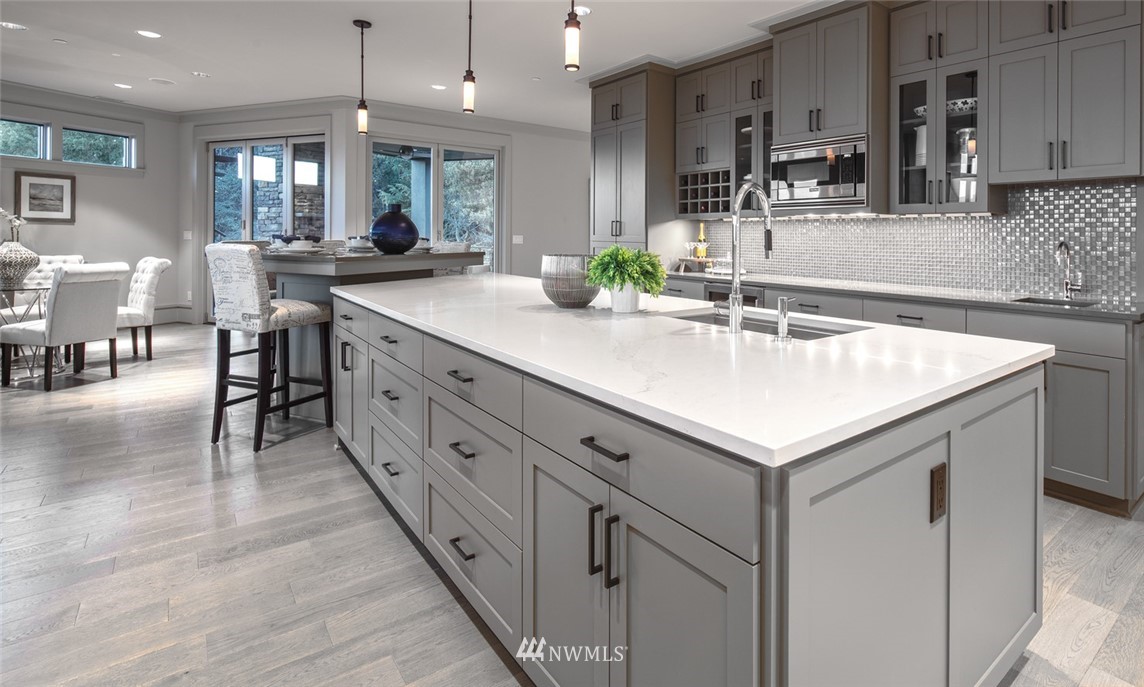 9026 Northeast 19th Street Clyde Hill, WA 98004 - Photo 7 of 25