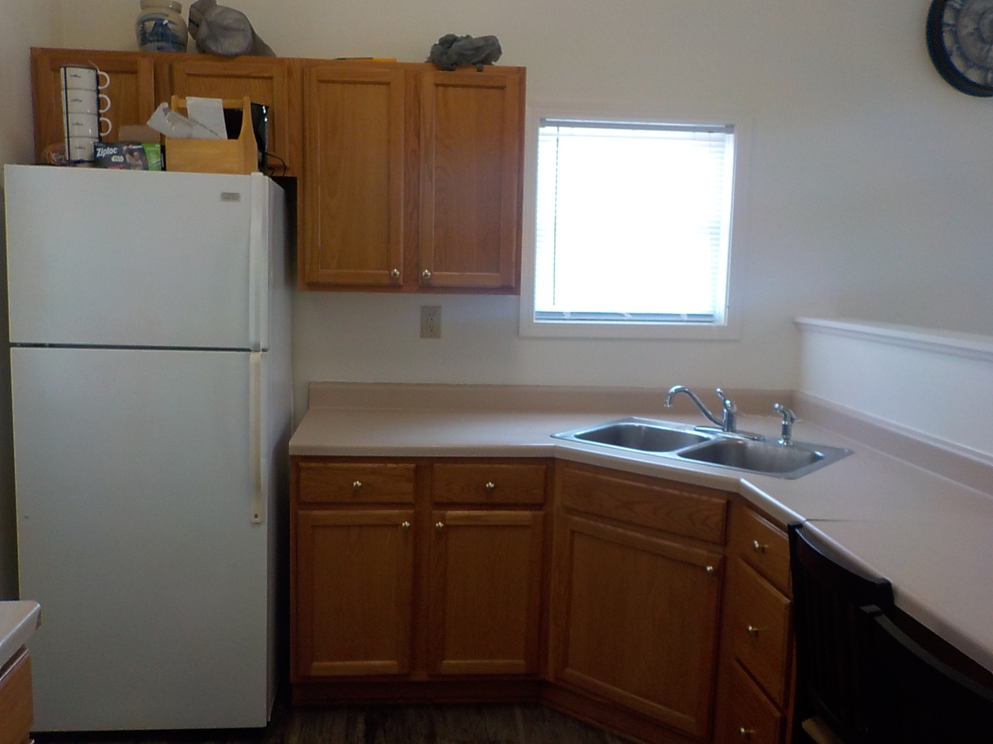 505 North 7th Street Rochelle, IL 61068 - Photo 3 of 9 a utility room with cabinets washer and dryer