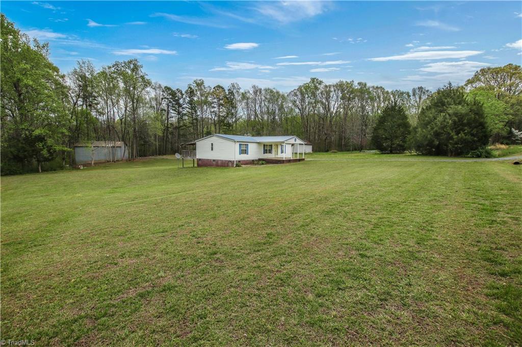 3996 Dunbar Bridge Road Asheboro, NC 27205 - Photo 4 of 41 Gallery Image 4