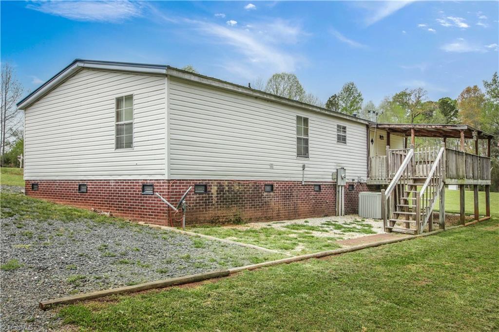 3996 Dunbar Bridge Road Asheboro, NC 27205 - Photo 8 of 41 Gallery Image 8