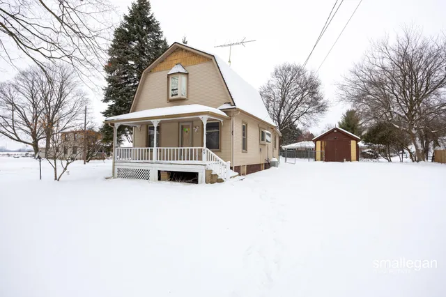 $147,900 | 49 2nd Street Northwest, Kent City, MI 49330