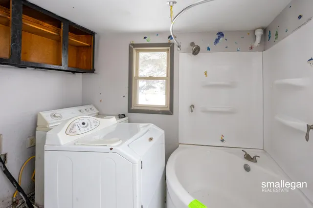 $147,900 | 49 2nd Street Northwest, Kent City, MI 49330