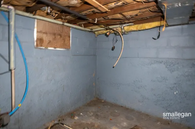 $147,900 | 49 2nd Street Northwest, Kent City, MI 49330