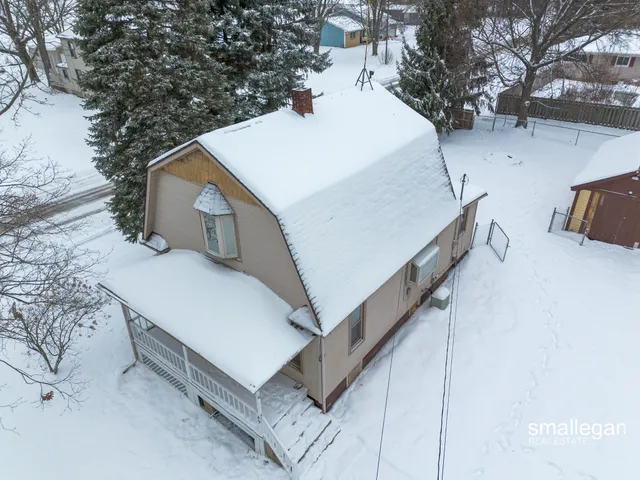 $147,900 | 49 2nd Street Northwest, Kent City, MI 49330