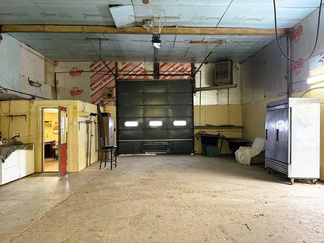 $299,900 | 1823 Highway 68, New Harmony, IN 47631