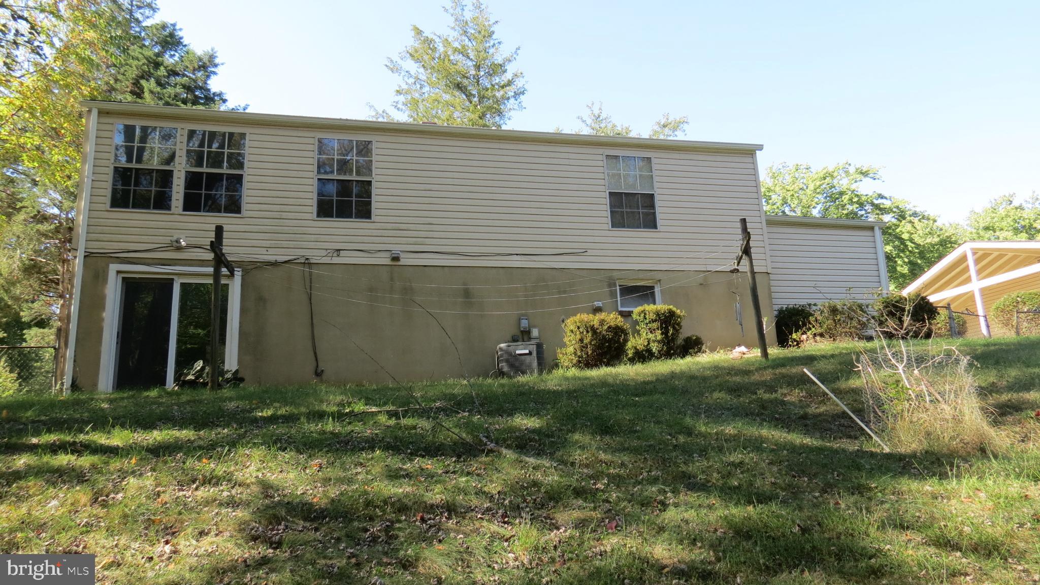 9104 Ridge Drive Fort Washington, MD 20744 - Photo 3 of 5
