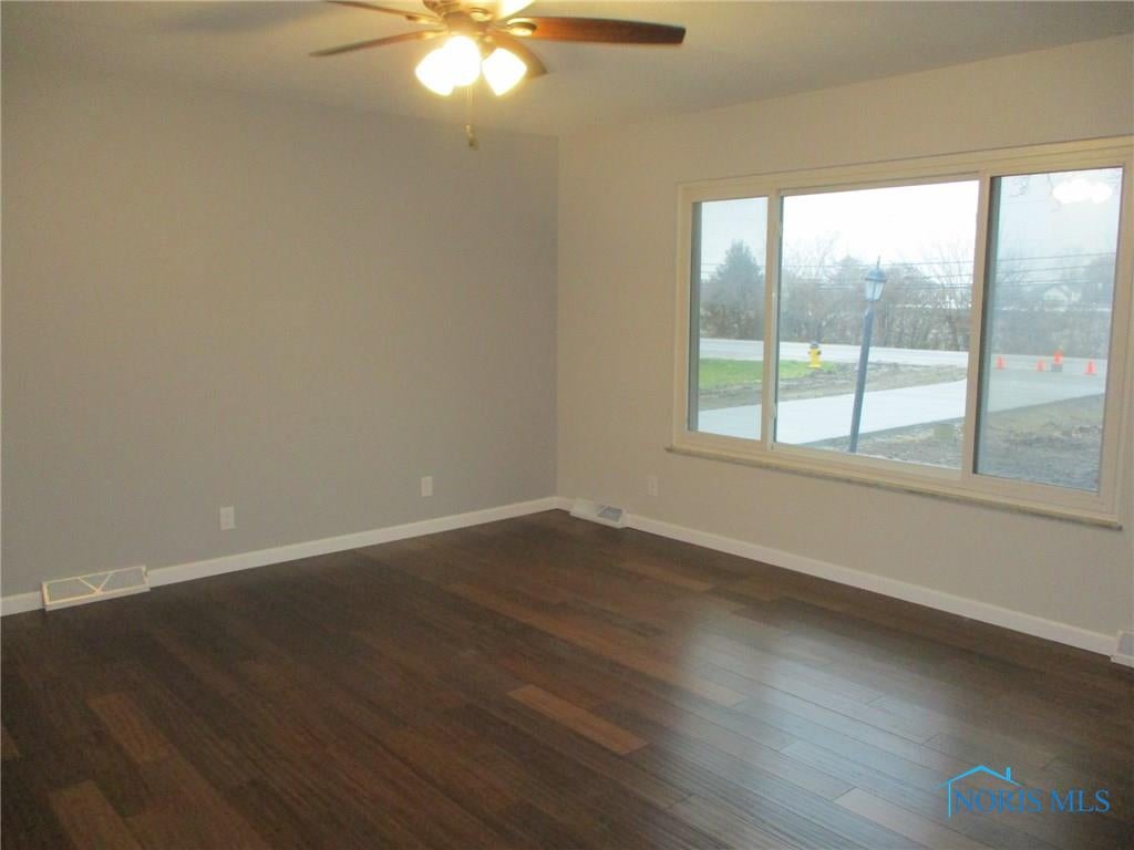 124 North Wynn Road Oregon, OH 43616 - Photo 8 of 24 Gallery Image 8