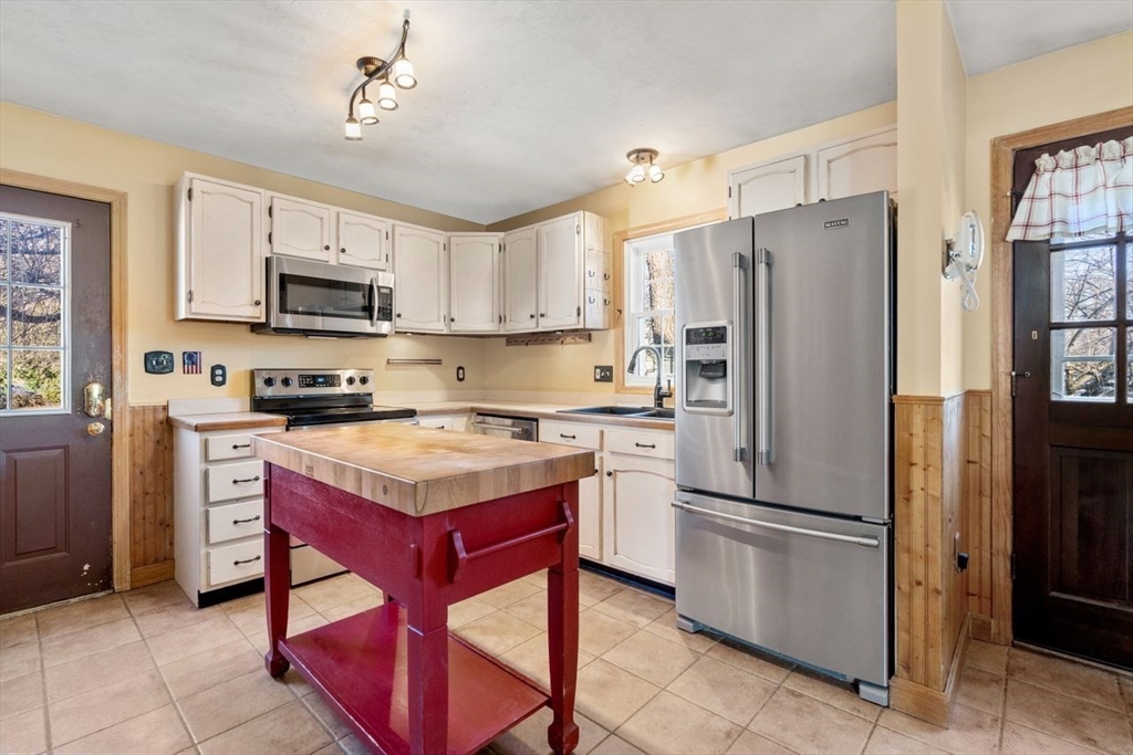 535 Lake Avenue Worcester, MA 01604 - Photo 13 of 38 Gallery Image 13