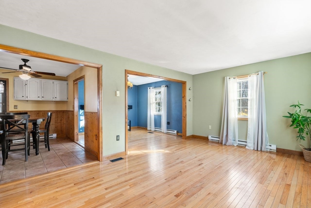 535 Lake Avenue Worcester, MA 01604 - Photo 3 of 38 Gallery Image 3