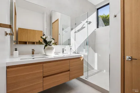 $4,395,000 | 30 Juno Road, Tiburon, CA 94920