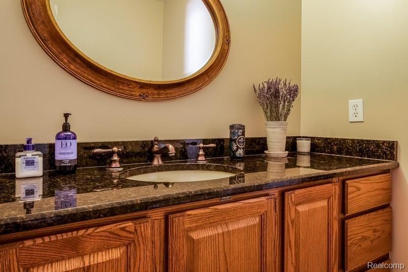 1427 Ridge Court Rochester, MI 48306 - Photo 17 of 32 5384985-830w553h.jpg