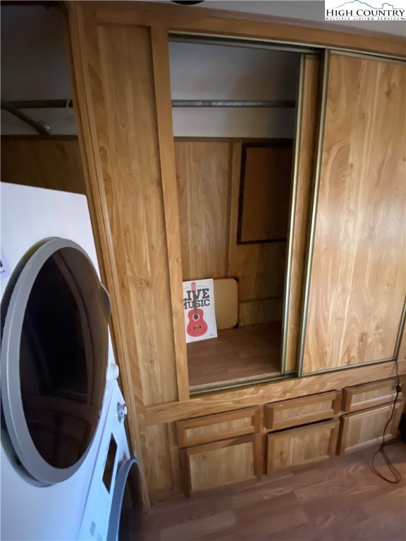 252 Jameson Road Newland, NC 28657 - Photo 15 of 16 a utility room with dryer and washer