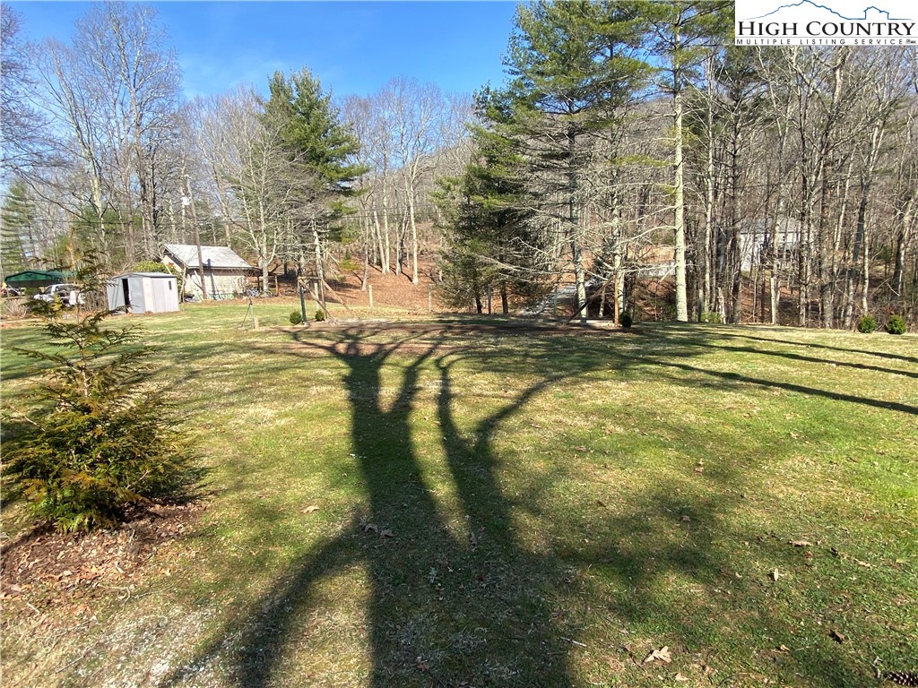 252 Jameson Road Newland, NC 28657 - Photo 4 of 16