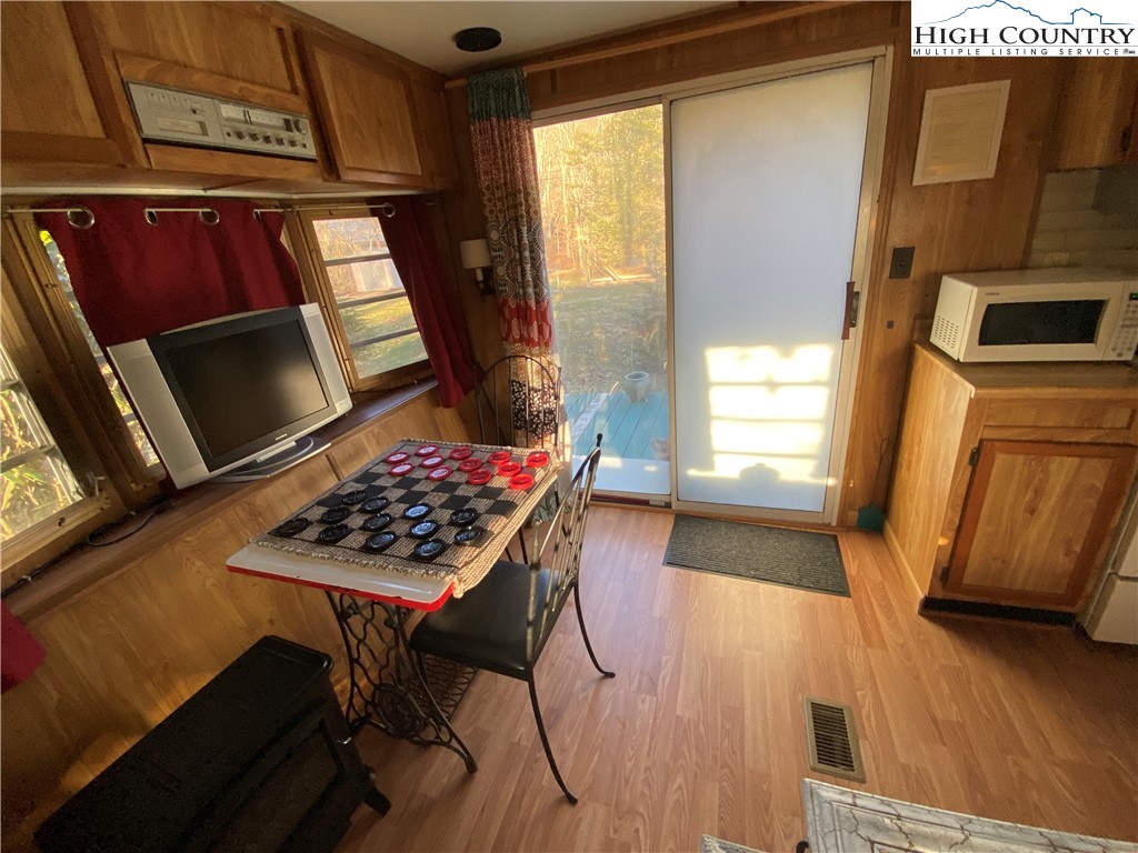252 Jameson Road Newland, NC 28657 - Photo 8 of 16 a living room with a couch and a table
