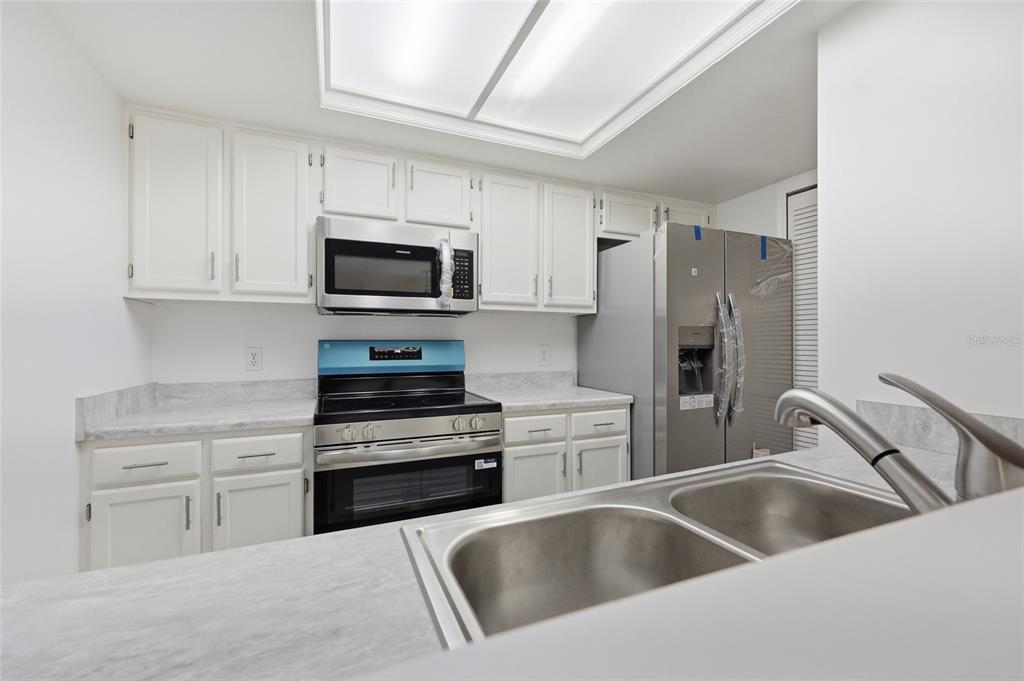 852 Southwest 58 Terrace Gainesville, FL 32607 - Photo 7 of 21