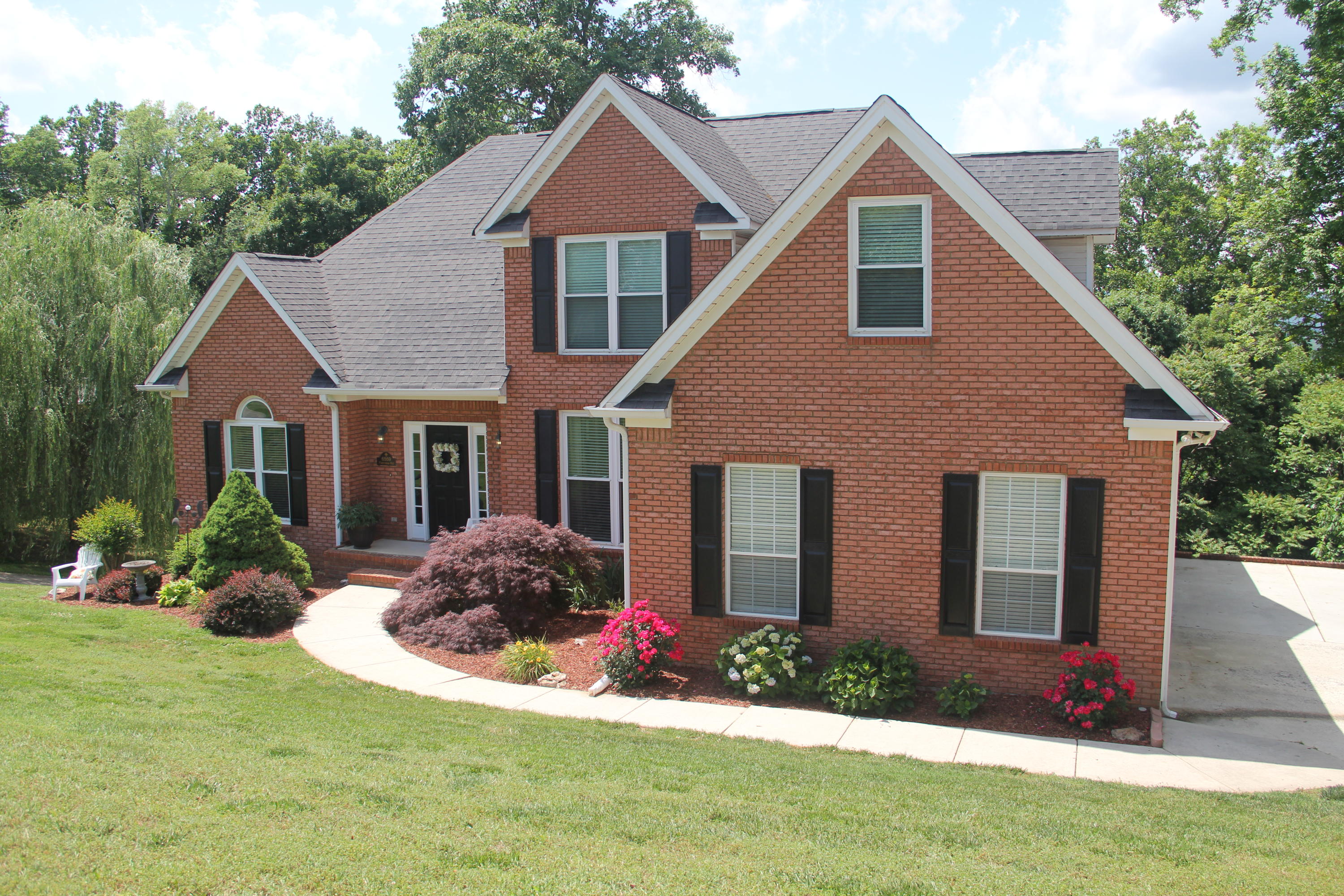 6559 Fairview Road Hixson, TN 37343 - Photo 1 of 36 Beautiful Landscaped Yard